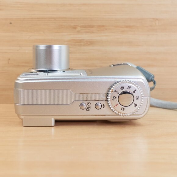 Kodak EasyShare C330 / 4MP Digital Camera / 3x Optical Zoom / Tested & Working - Picture 4 of 8